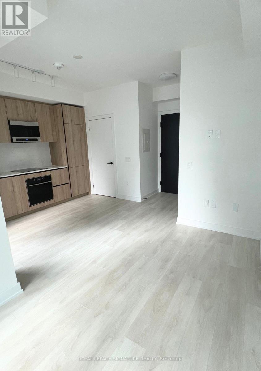 Photo 2 of 2903 117 Broadway Avenue, Toronto ON