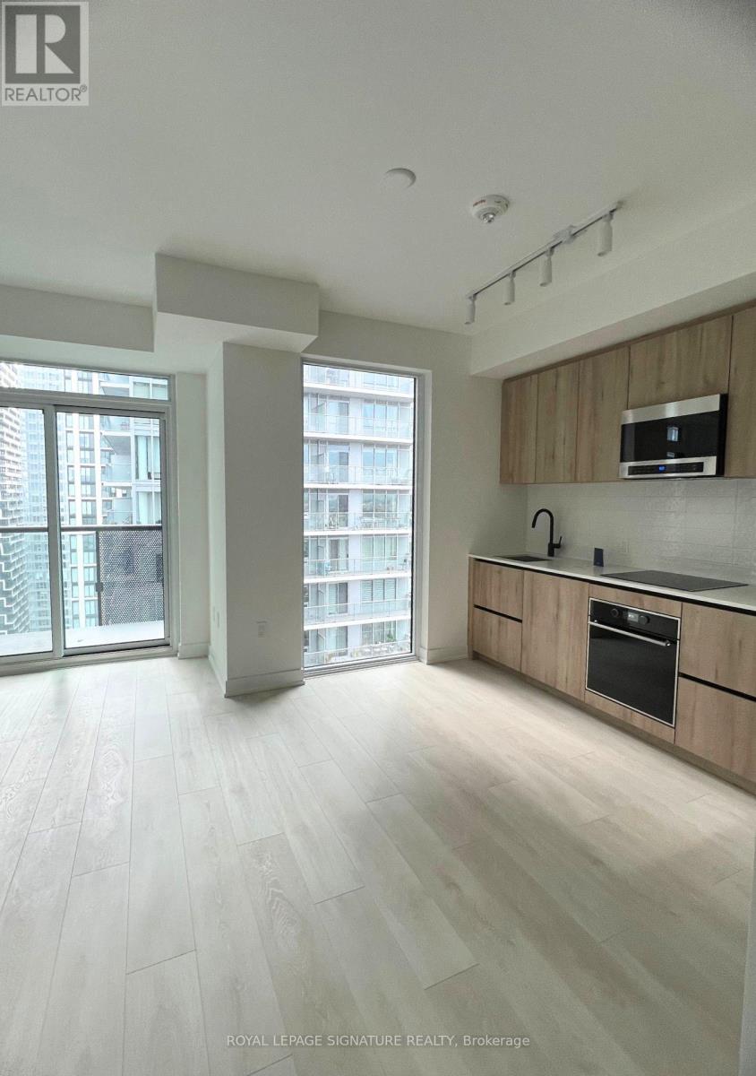 Photo 5 of 2903 117 Broadway Avenue, Toronto ON