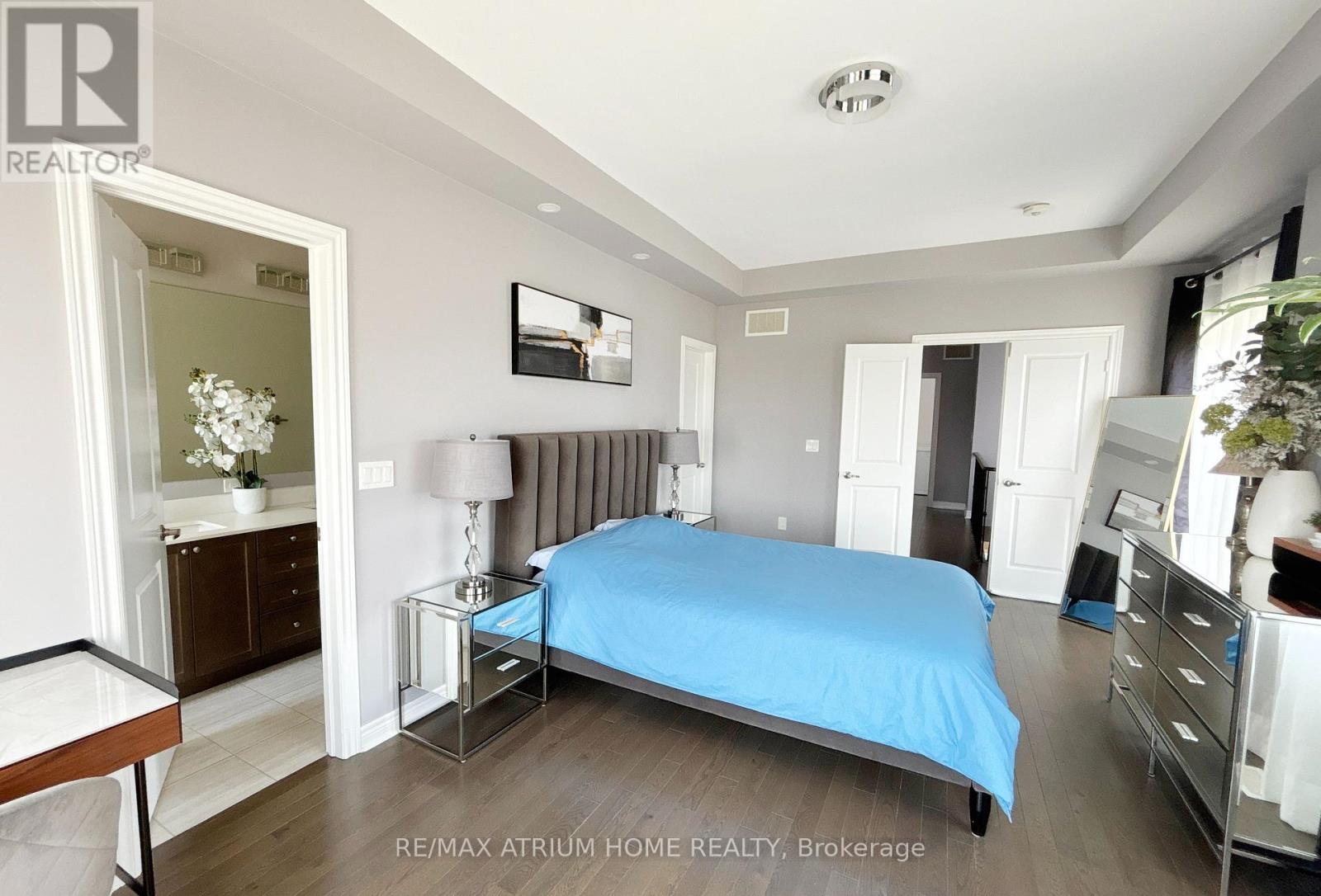 Photo 11 of 1 Laskin Drive, Vaughan ON