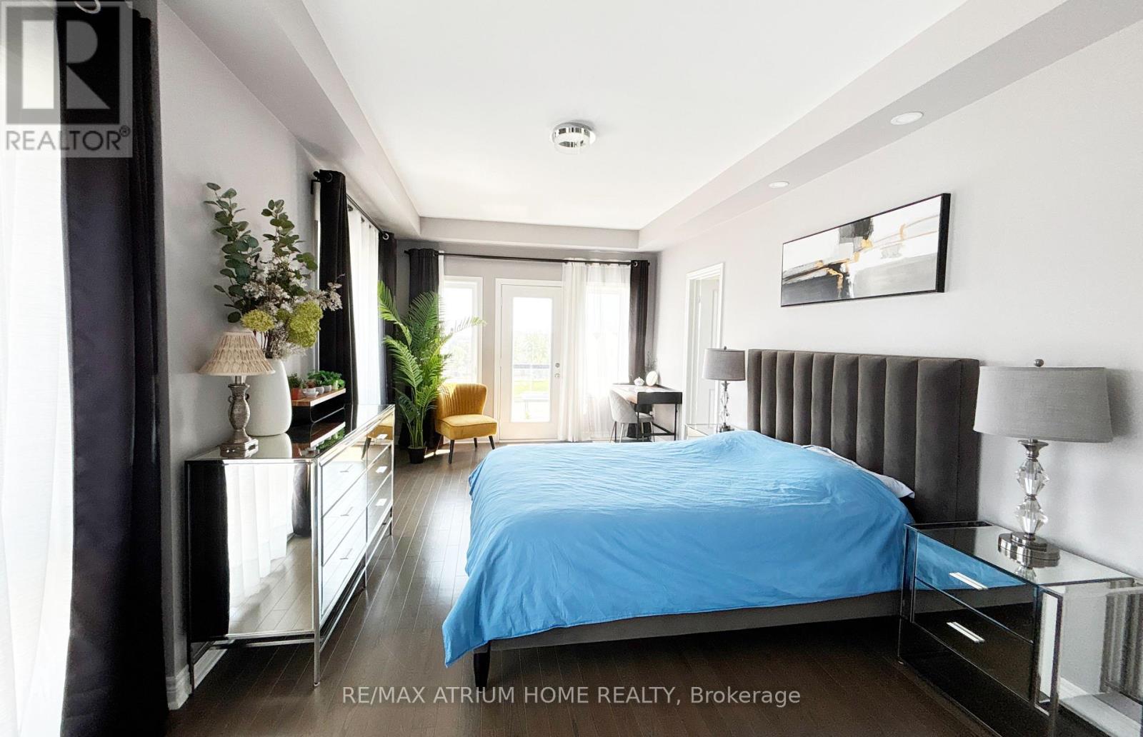 Photo 5 of 1 Laskin Drive, Vaughan ON