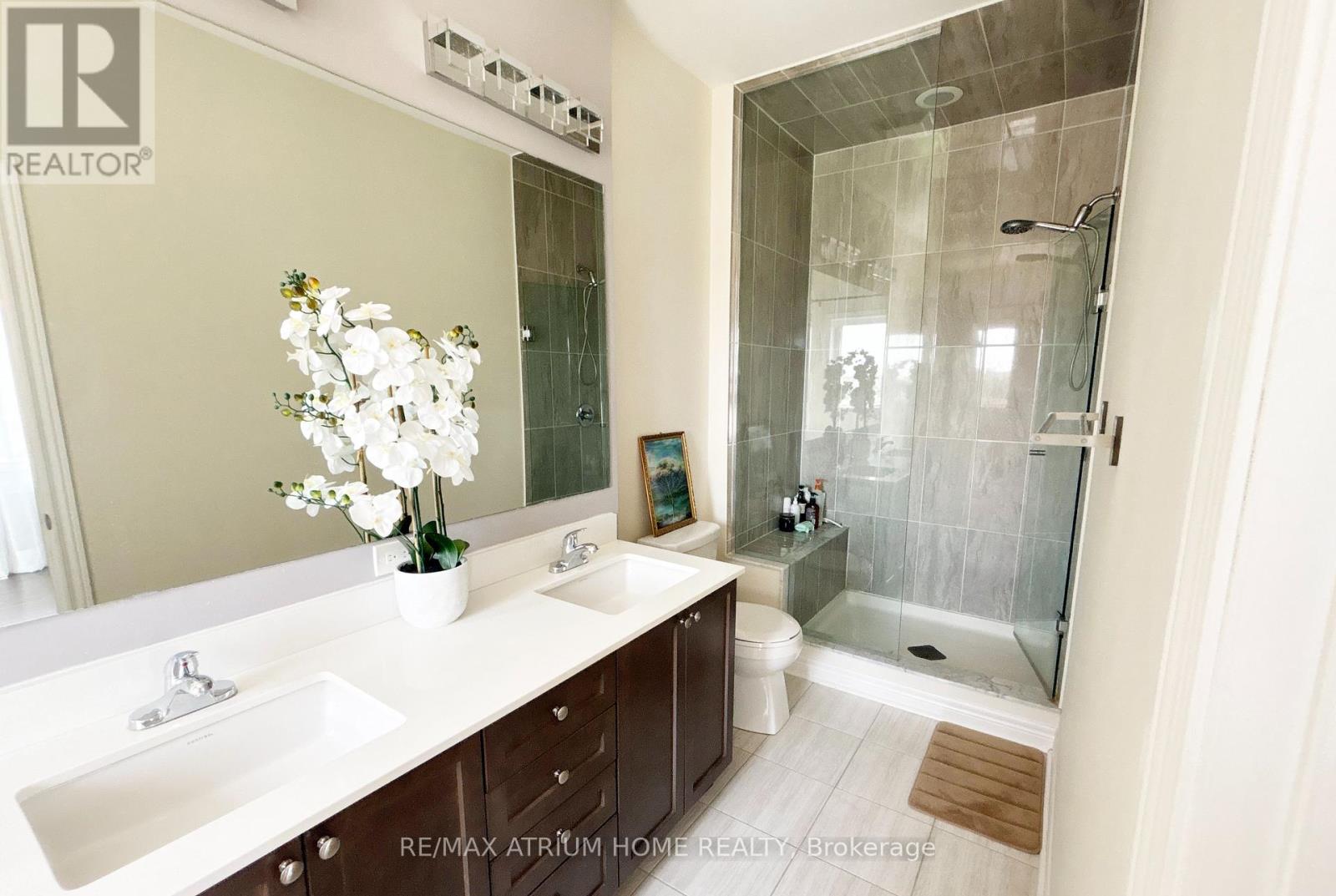 Photo 18 of 1 Laskin Drive, Vaughan ON