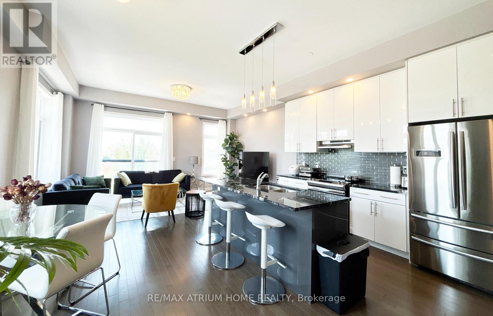 Photo 9 of 1 Laskin Drive, Vaughan ON