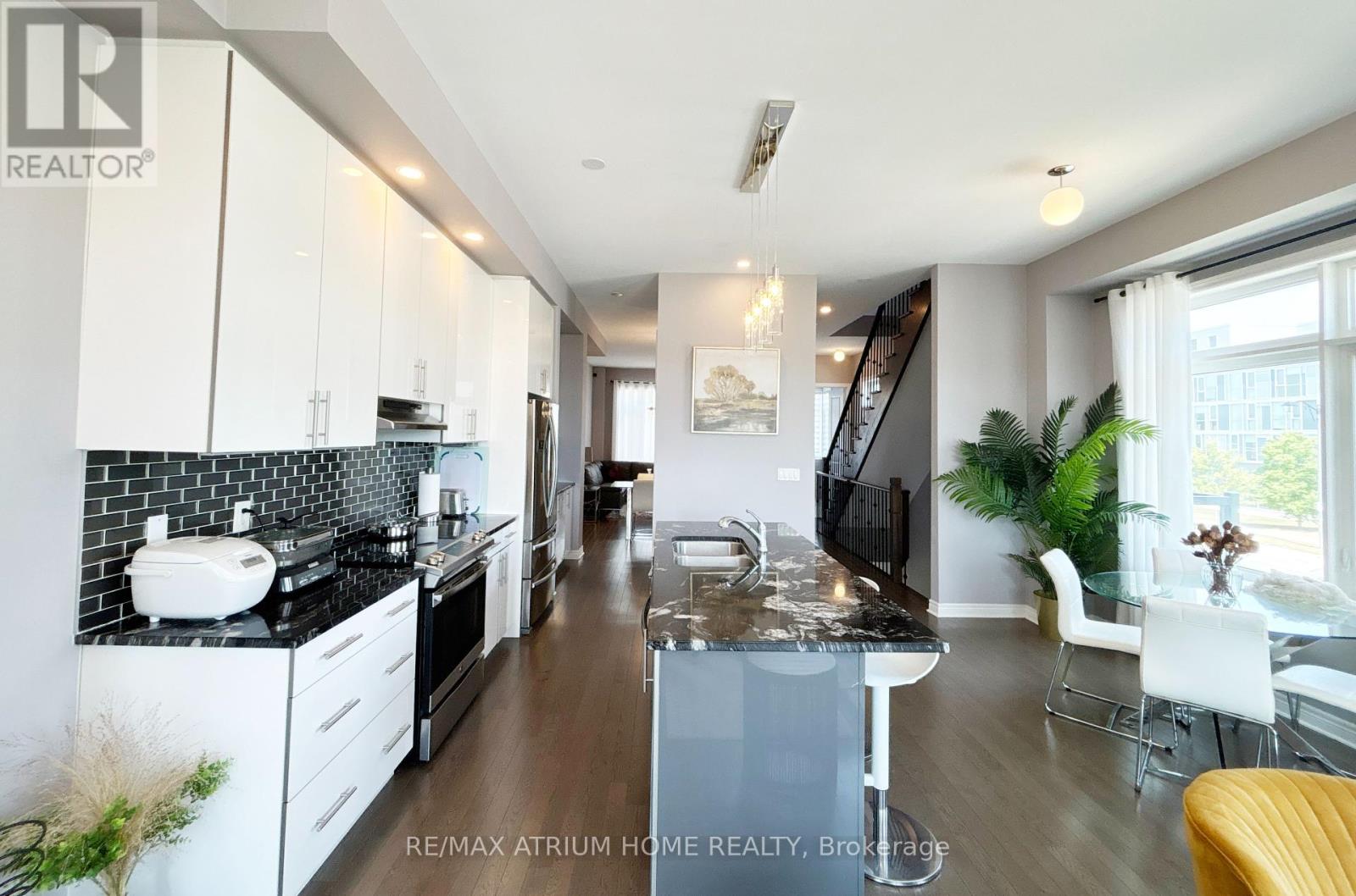Photo 2 of 1 Laskin Drive, Vaughan ON