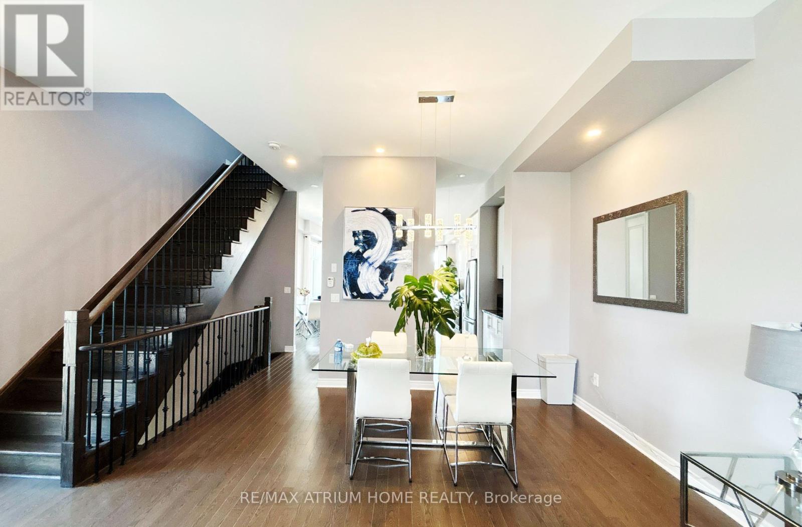 Photo 8 of 1 Laskin Drive, Vaughan ON
