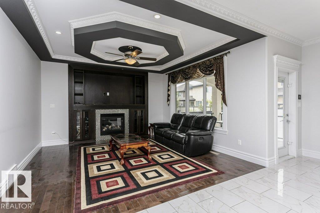 Photo 15 of 1005 Wildwood Co Nw, Edmonton AB