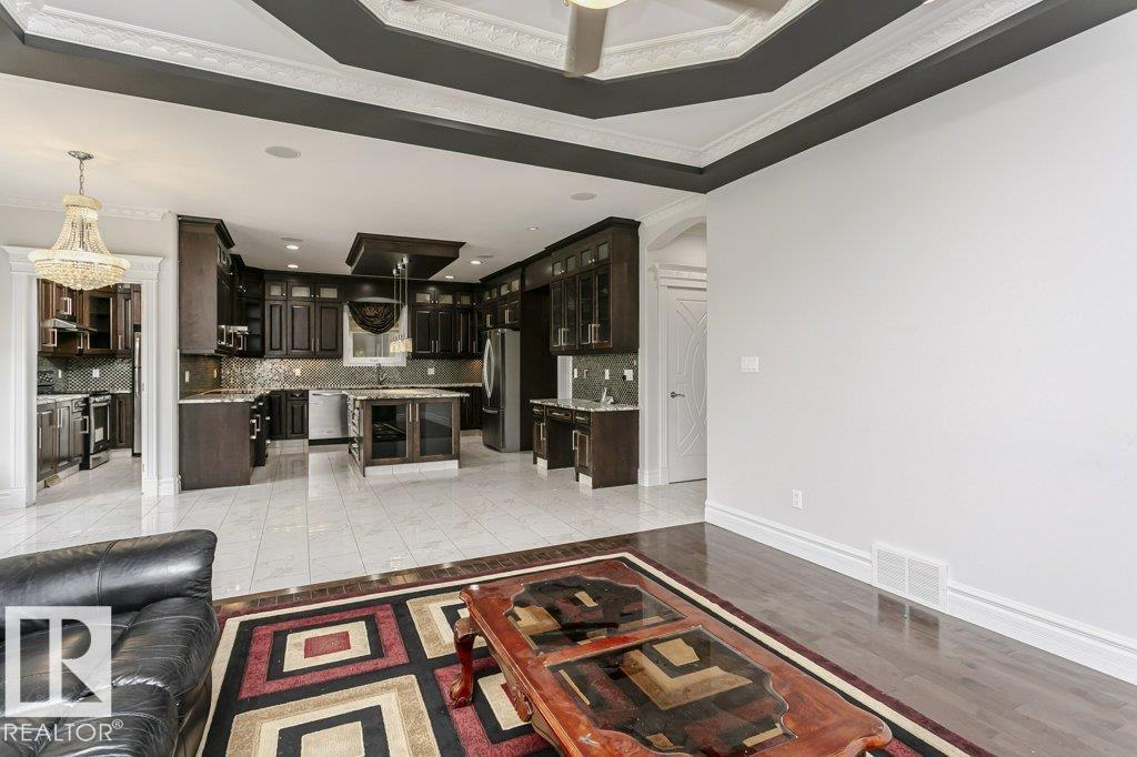 Photo 18 of 1005 Wildwood Co Nw, Edmonton AB