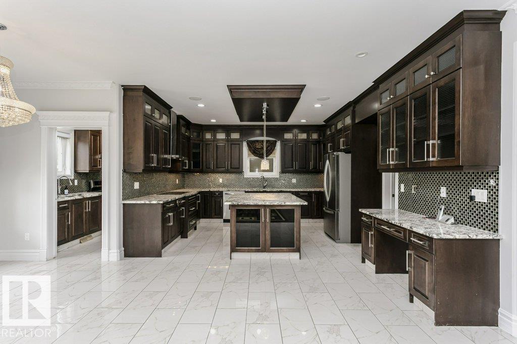 Photo 20 of 1005 Wildwood Co Nw, Edmonton AB