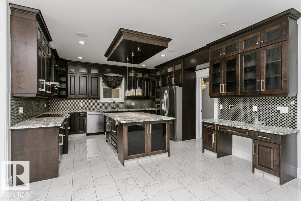 Photo 21 of 1005 Wildwood Co Nw, Edmonton AB
