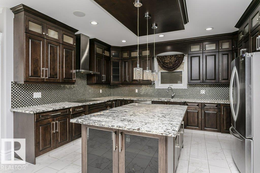 Photo 22 of 1005 Wildwood Co Nw, Edmonton AB
