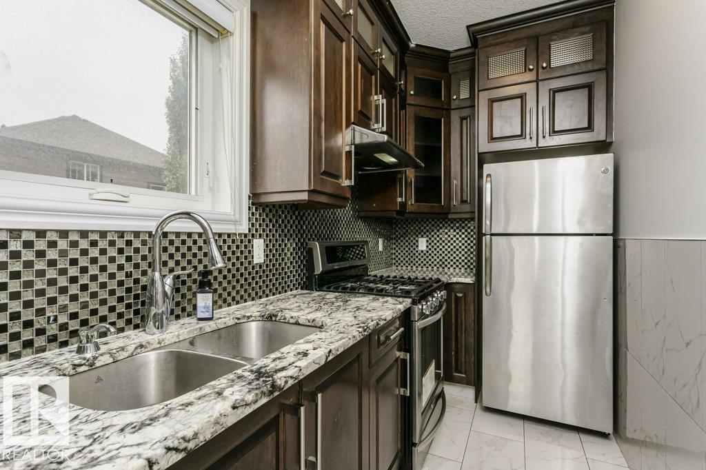 Photo 29 of 1005 Wildwood Co Nw, Edmonton AB