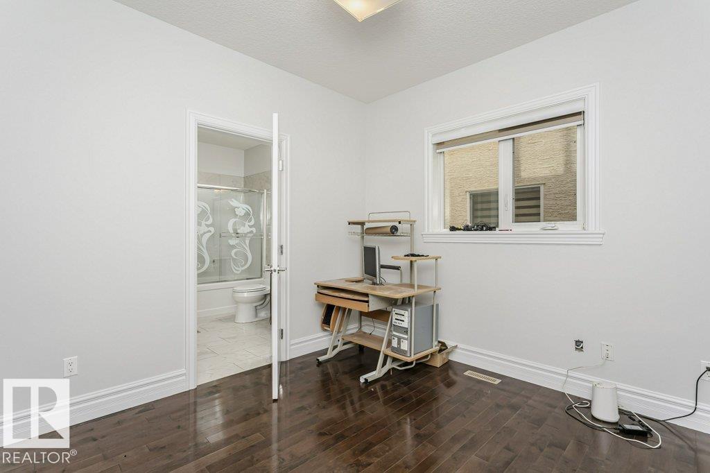 Photo 30 of 1005 Wildwood Co Nw, Edmonton AB