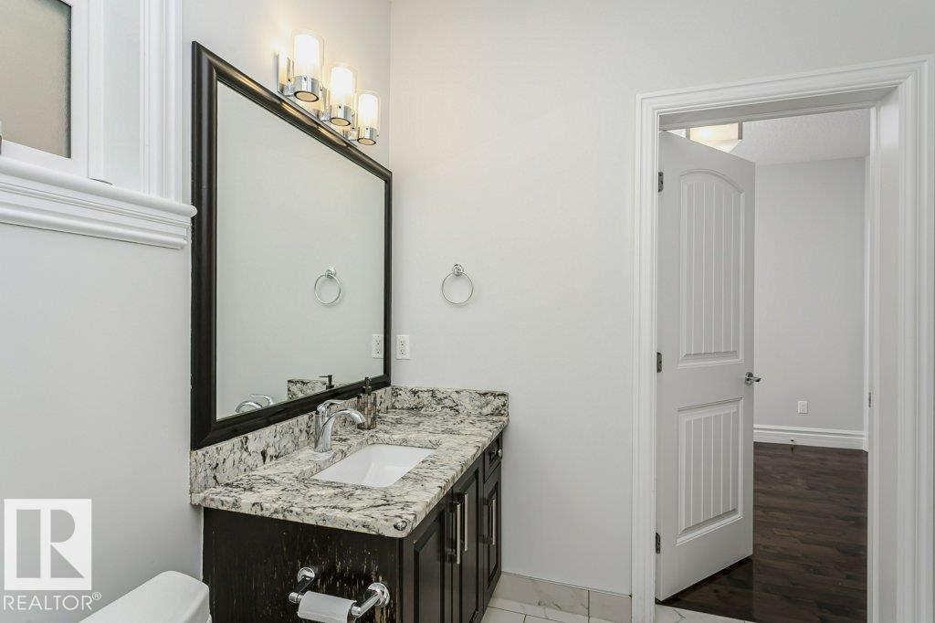Photo 31 of 1005 Wildwood Co Nw, Edmonton AB
