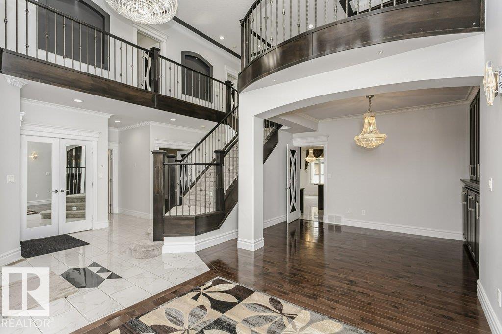 Photo 7 of 1005 Wildwood Co Nw, Edmonton AB