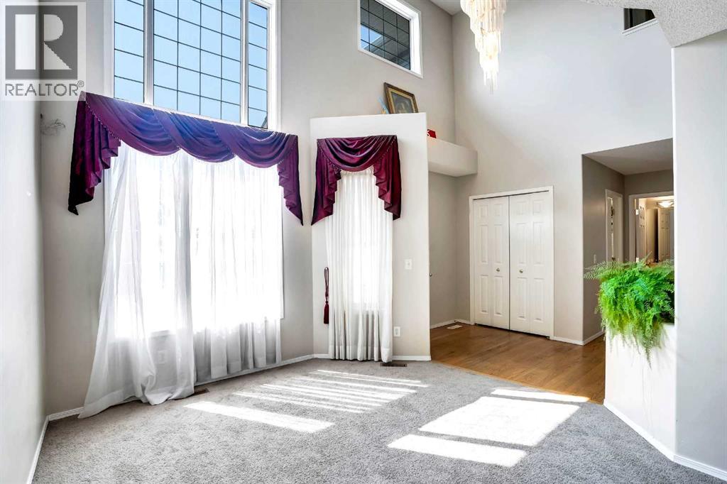 Single Family House for Sale in  Coral Springs Park NE Coral Springs Calgary 
