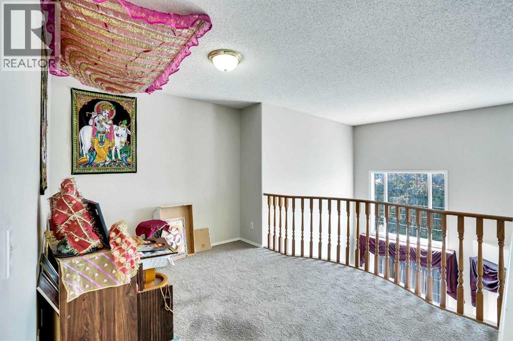 Single Family House for Sale in  Coral Springs Park NE Coral Springs Calgary 