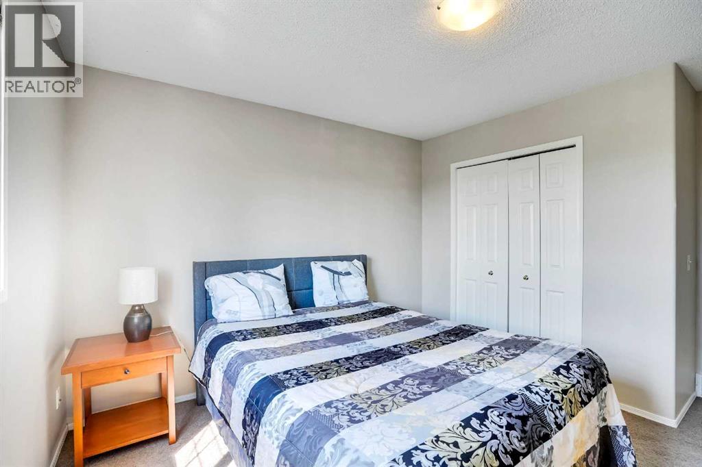 Single Family House for Sale in  Coral Springs Park NE Coral Springs Calgary 