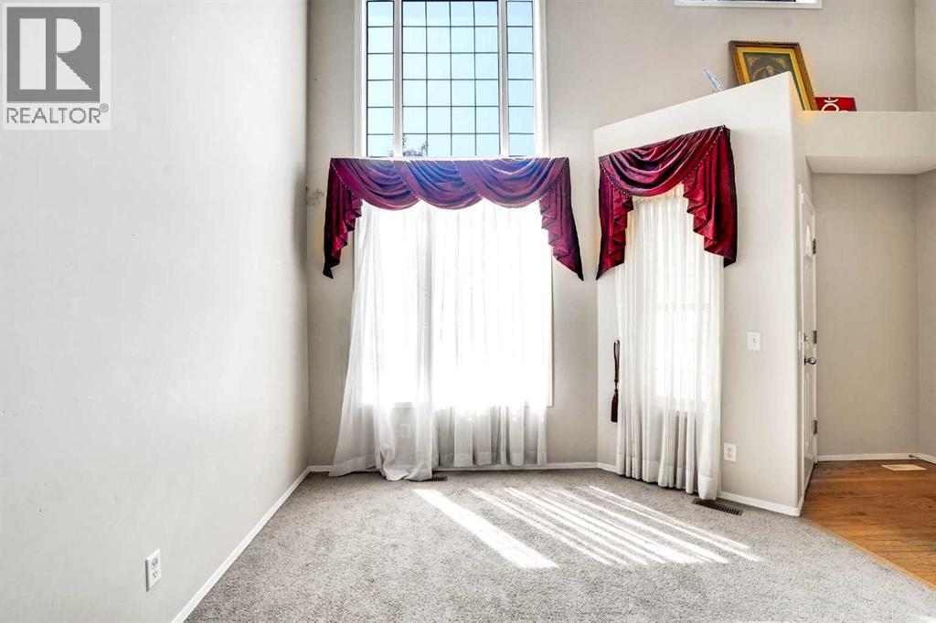 Single Family House for Sale in  Coral Springs Park NE Coral Springs Calgary 