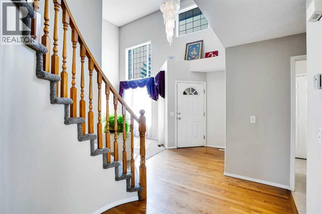 Single Family House for Sale in  Coral Springs Park NE Coral Springs Calgary 