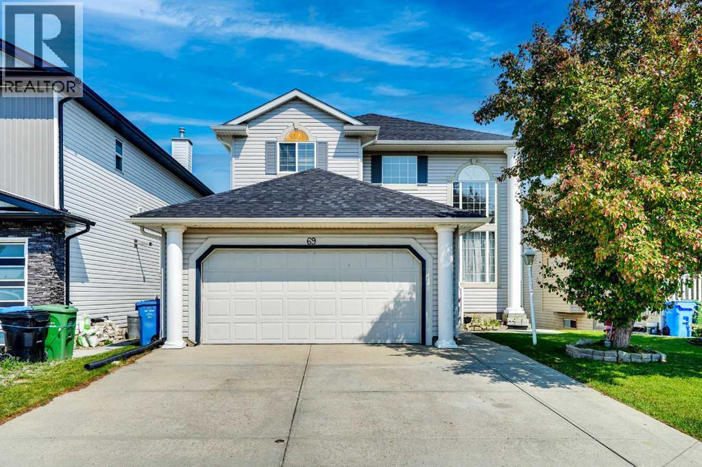 Single Family House for Sale in  Coral Springs Park NE Coral Springs Calgary 