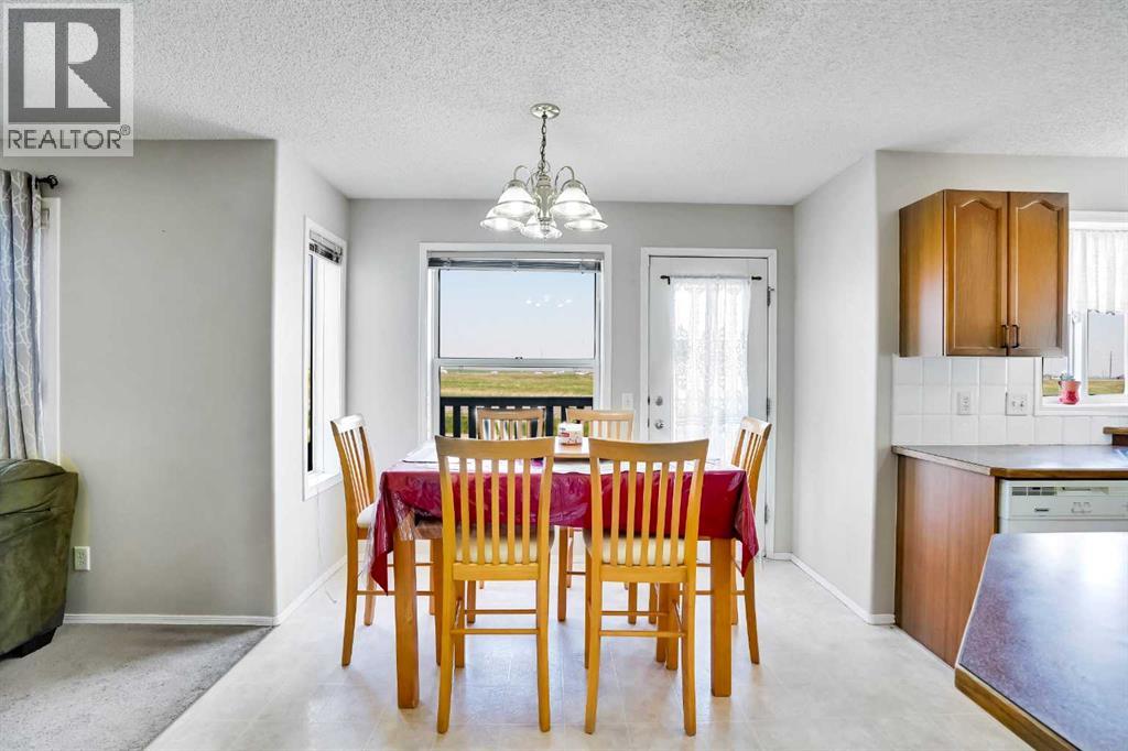 Single Family House for Sale in  Coral Springs Park NE Coral Springs Calgary 