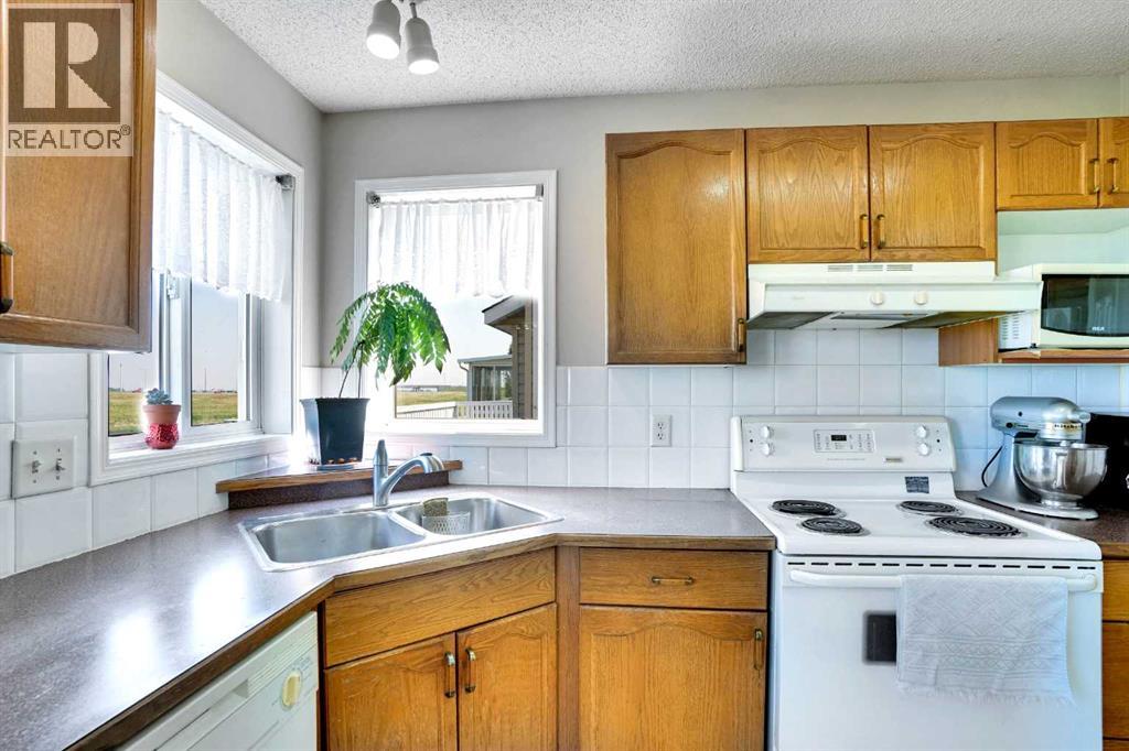Single Family House for Sale in  Coral Springs Park NE Coral Springs Calgary 