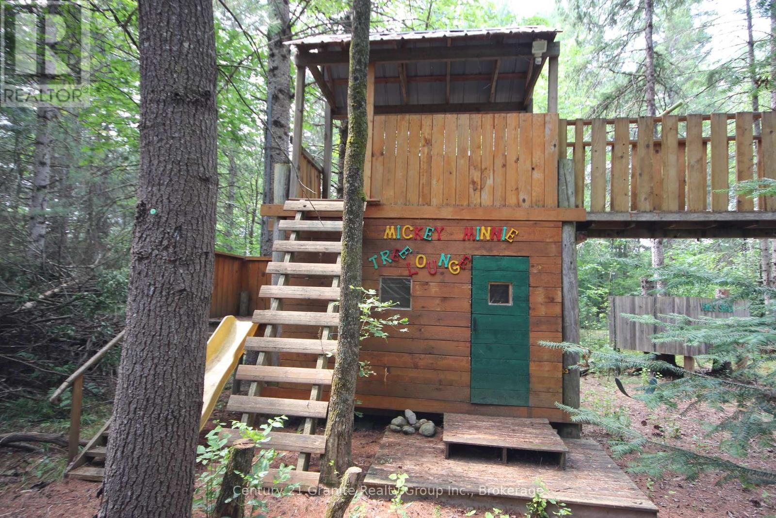 Photo 31 of 1082 Green Lake Road, Algonquin Highlands ON