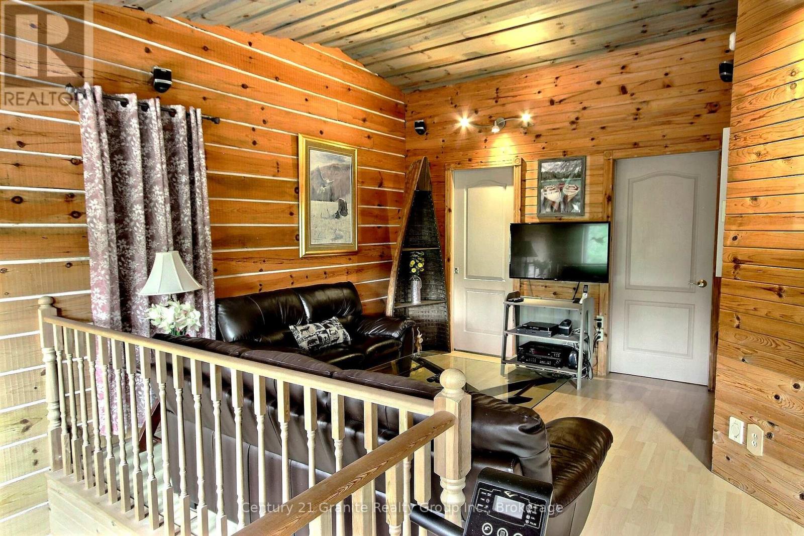 Photo 37 of 1082 Green Lake Road, Algonquin Highlands ON