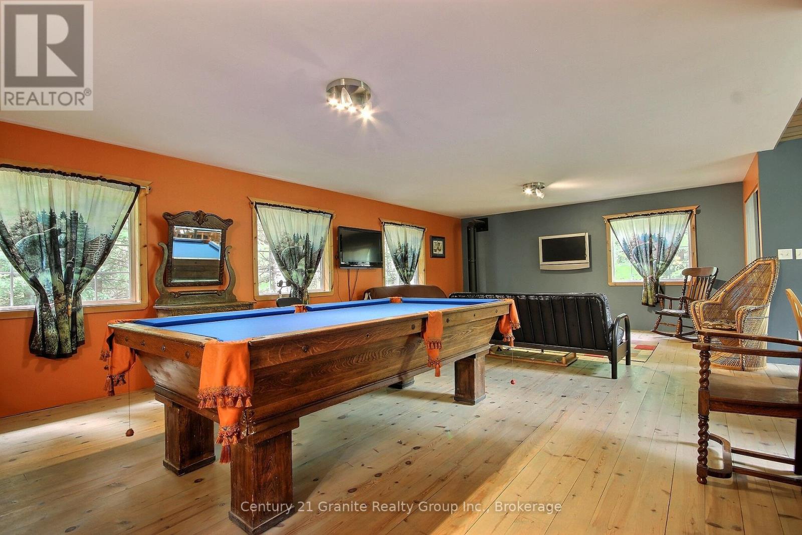 Photo 33 of 1082 Green Lake Road, Algonquin Highlands ON