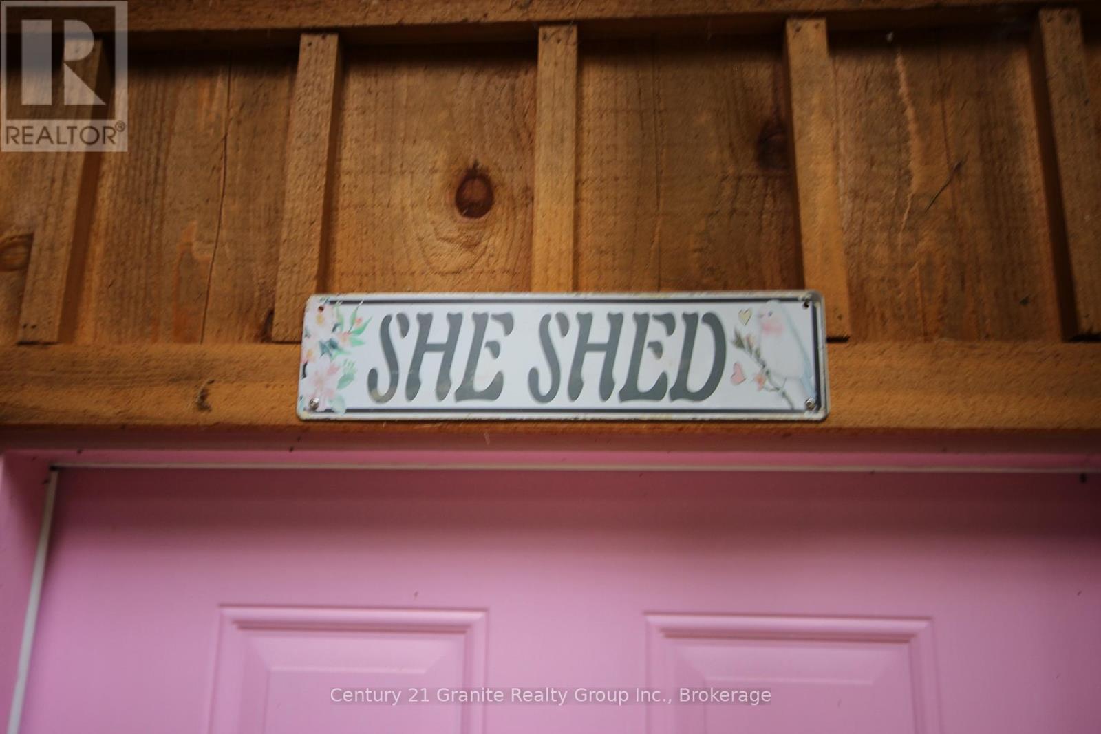 Photo 15 of 1082 Green Lake Road, Algonquin Highlands ON