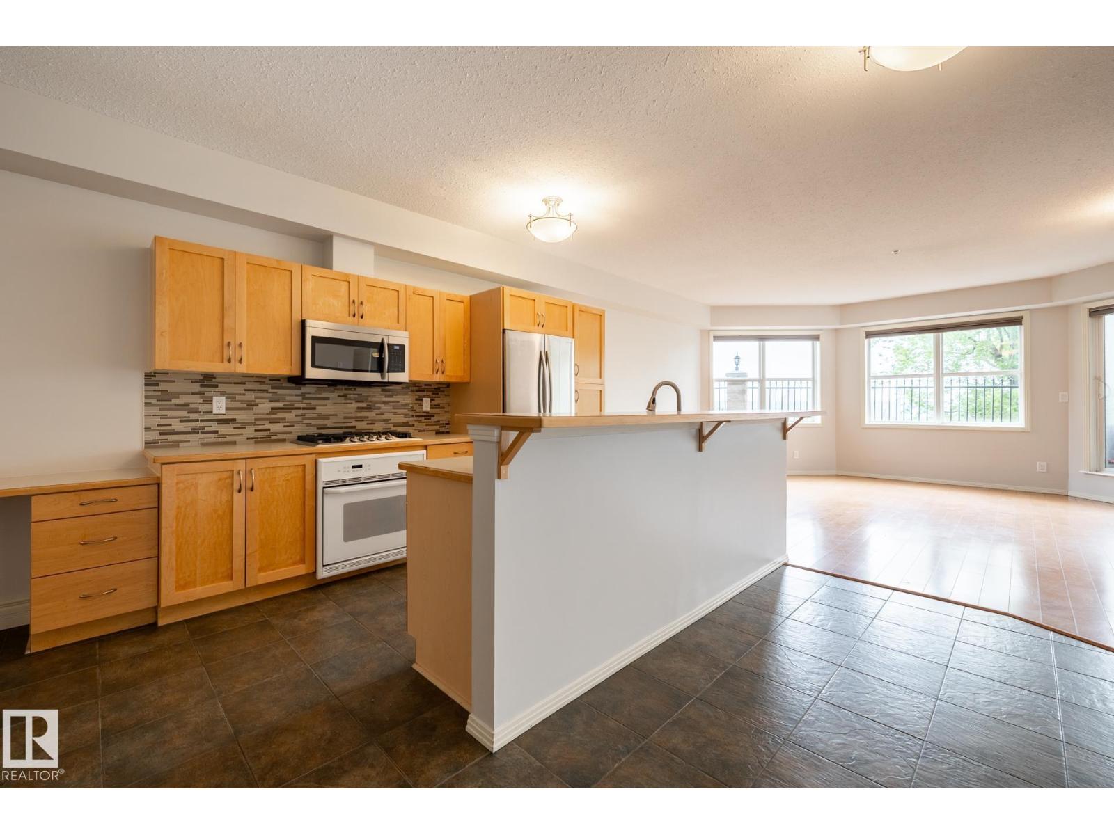 Photo 12 of 119 9507 101 Av Nw, Edmonton AB