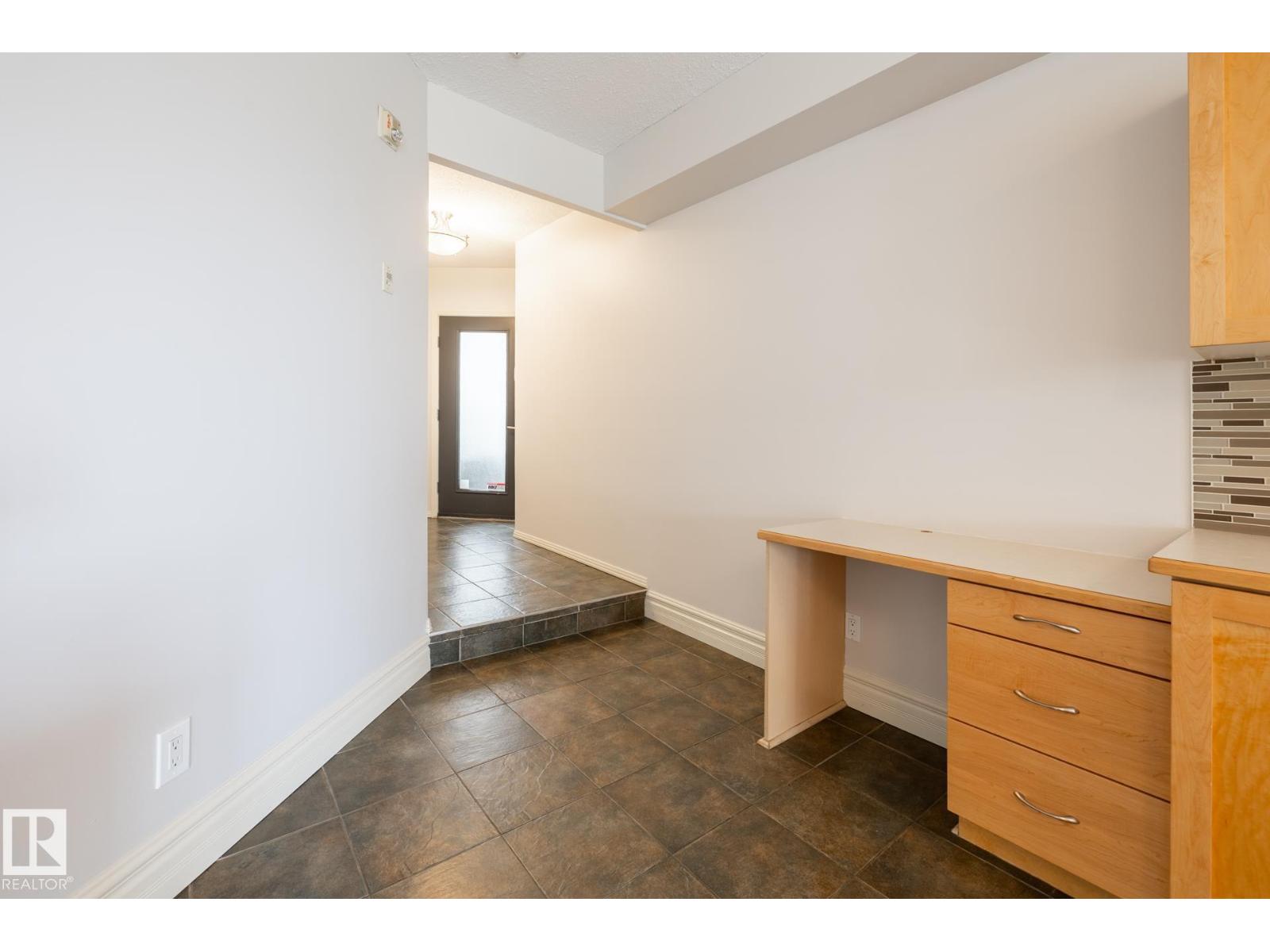 Photo 14 of 119 9507 101 Av Nw, Edmonton AB