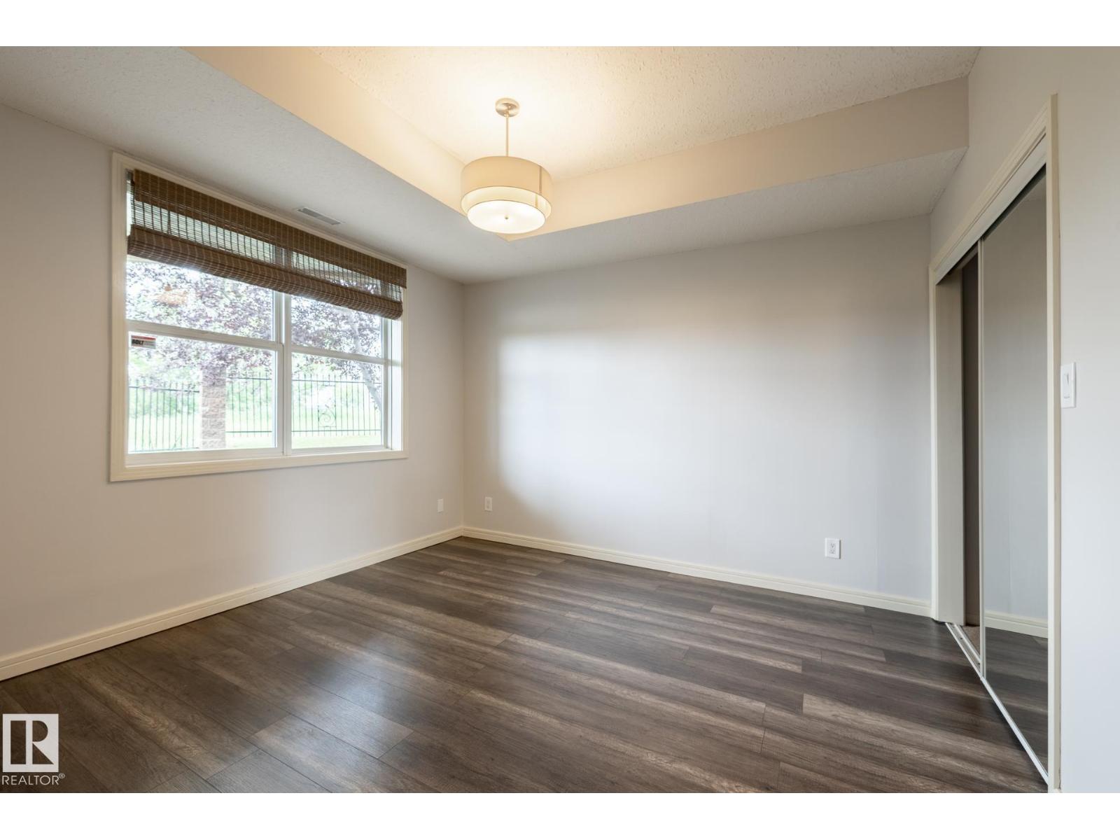 Photo 17 of 119 9507 101 Av Nw, Edmonton AB