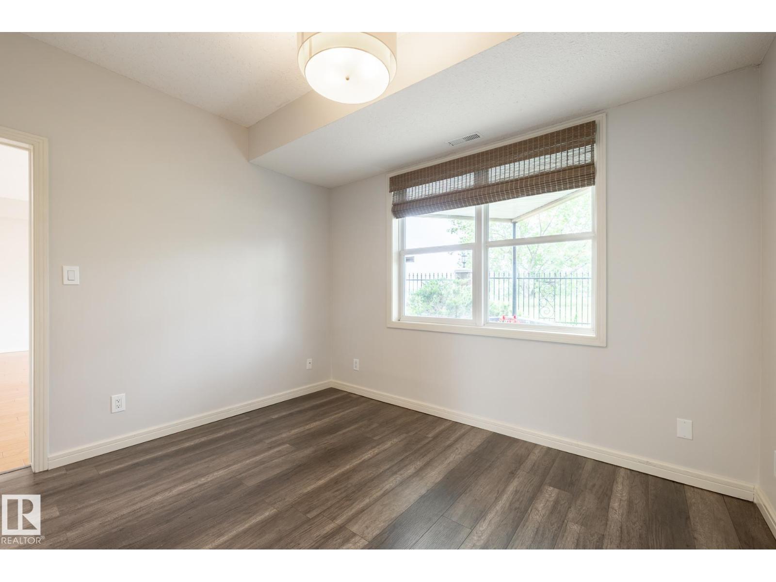 Photo 22 of 119 9507 101 Av Nw, Edmonton AB