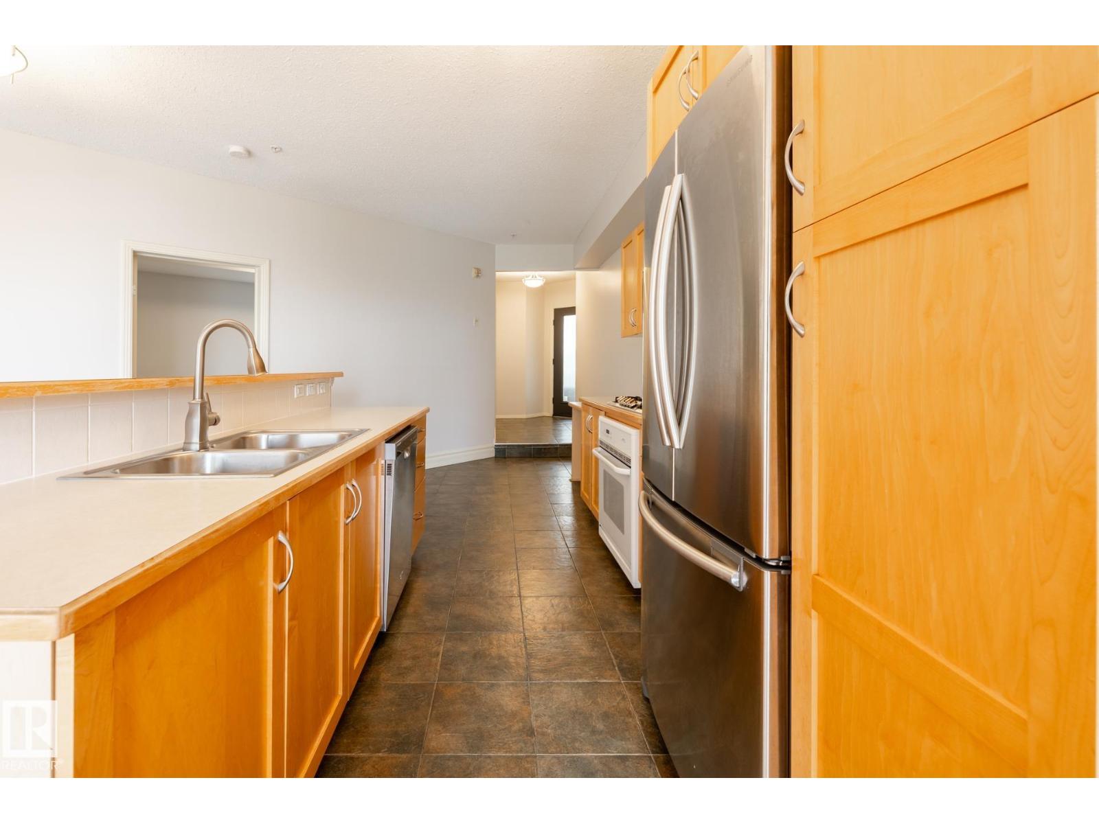 Photo 9 of 119 9507 101 Av Nw, Edmonton AB