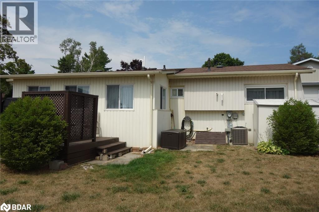 Photo 18 of 23 Mimosa Crescent, Innisfil ON