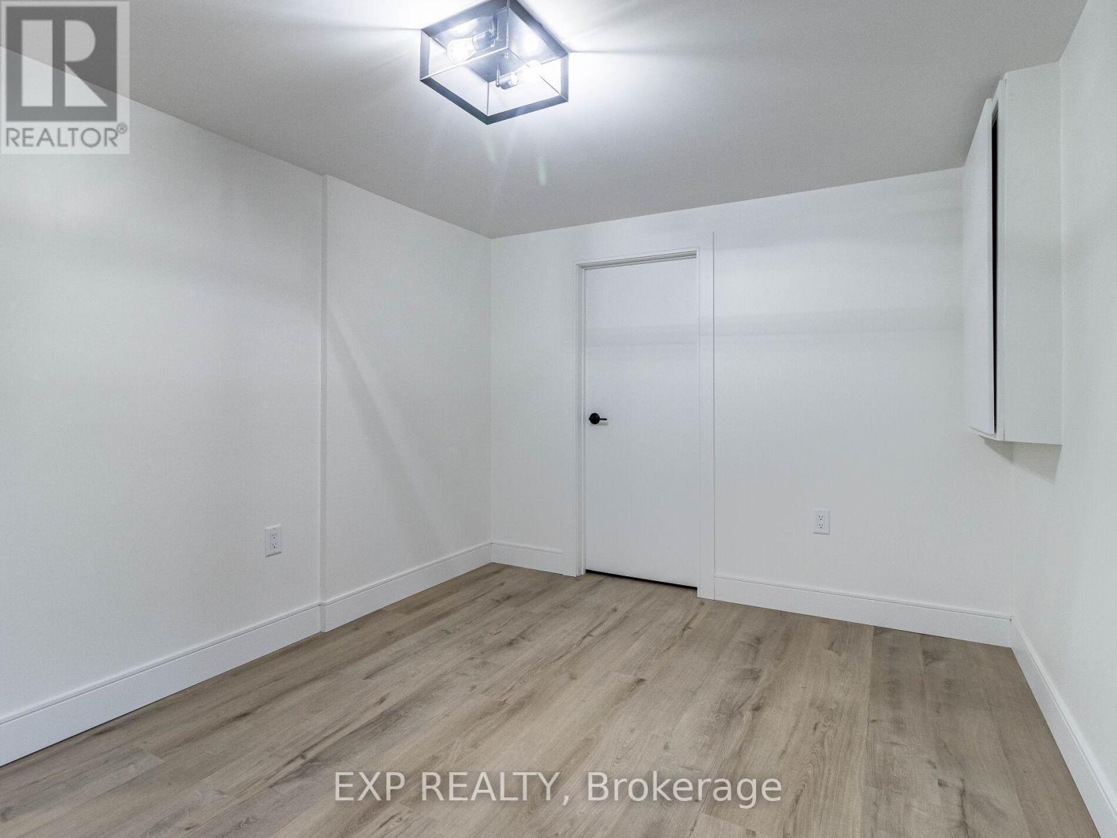 Photo 34 of Lower Level 3278 Trevor Court, Mississauga ON