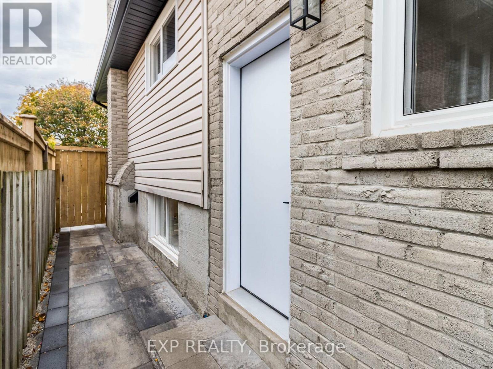 Photo 6 of Lower Level 3278 Trevor Court, Mississauga ON