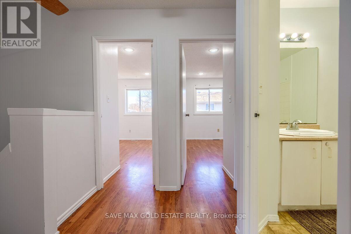 Photo 15 of 1 125 Sekura Crescent, Cambridge ON