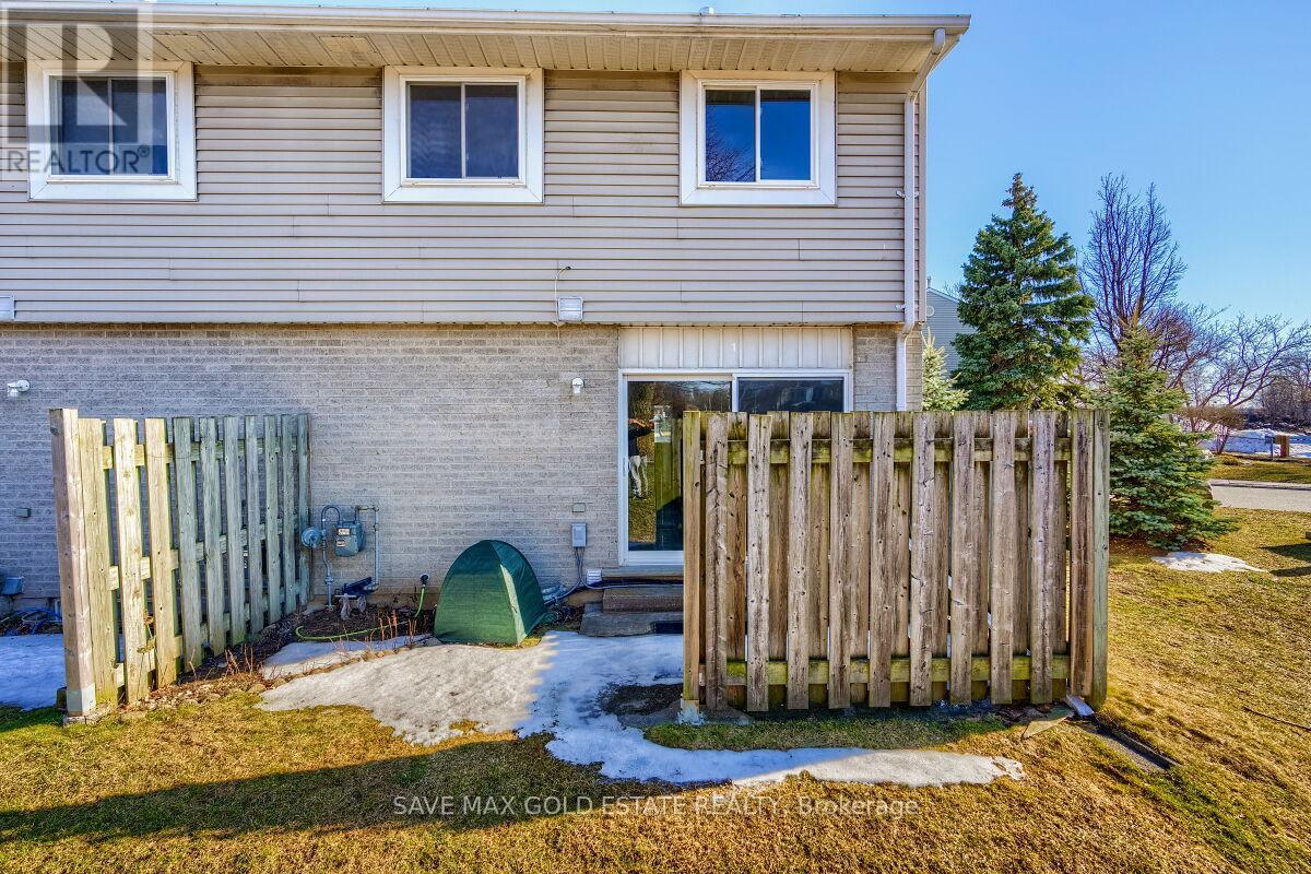 Photo 24 of 1 125 Sekura Crescent, Cambridge ON