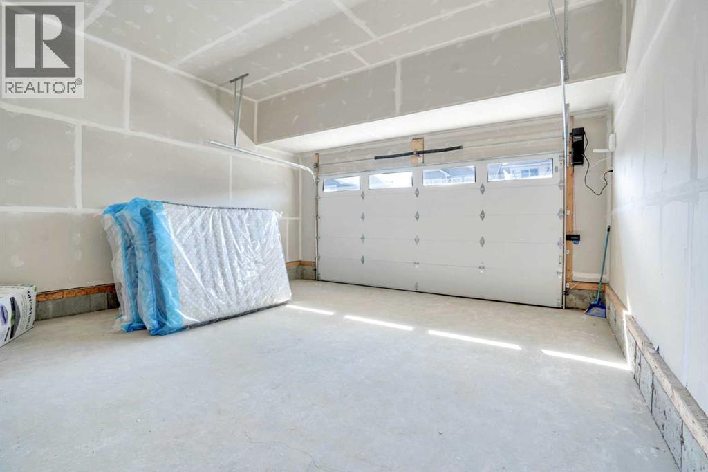 Photo 7 of 1642 Baywater Street Sw, Airdrie AB