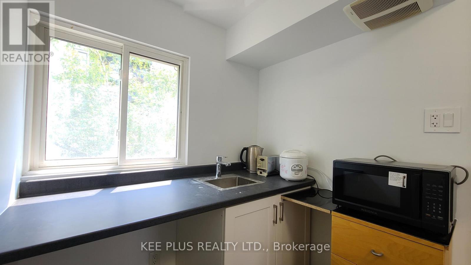 Photo 5 of 7 B 743 Birchmount Road, Toronto ON