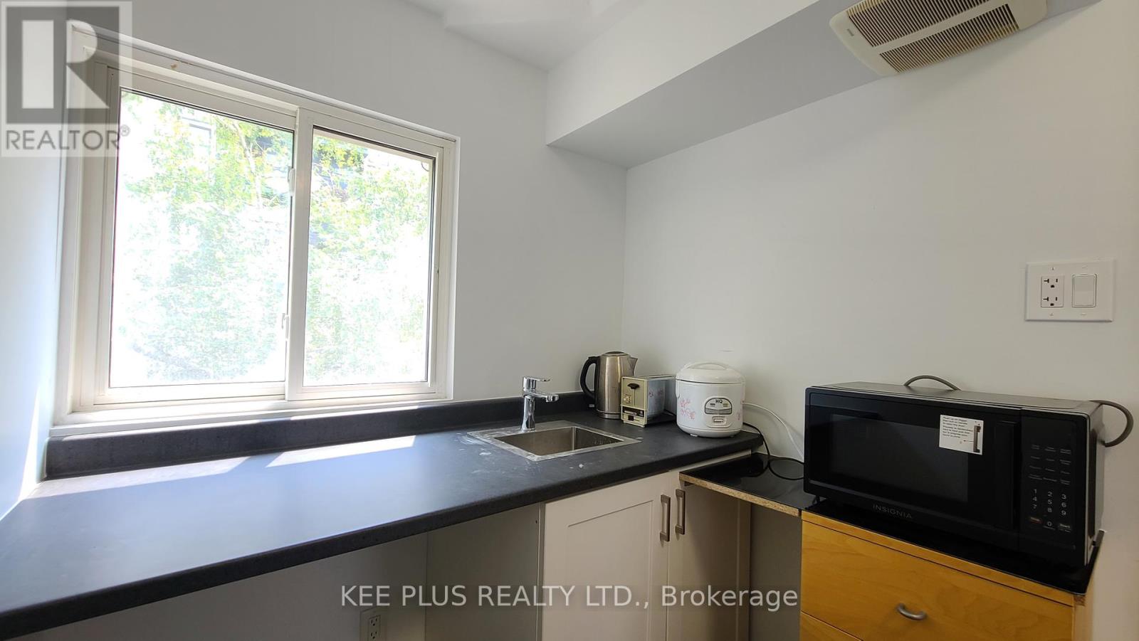 Photo 4 of 7 C 743 Birchmount Road, Toronto ON