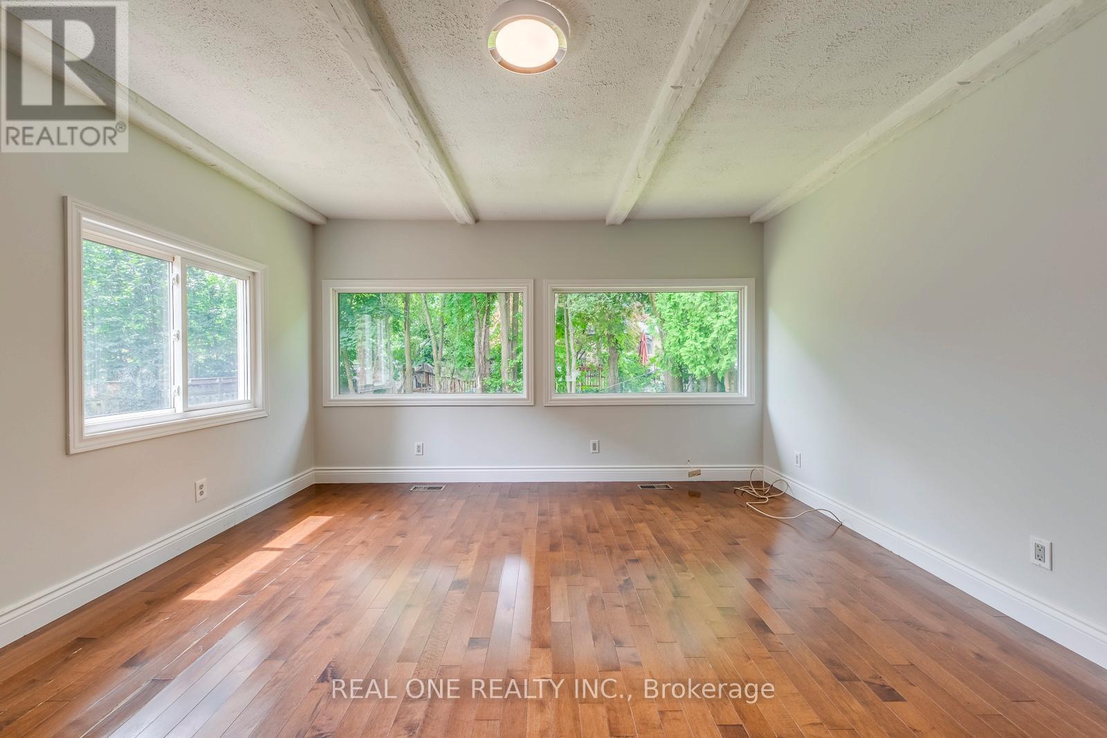 Photo 5 of 462 Willis Drive, Oakville ON