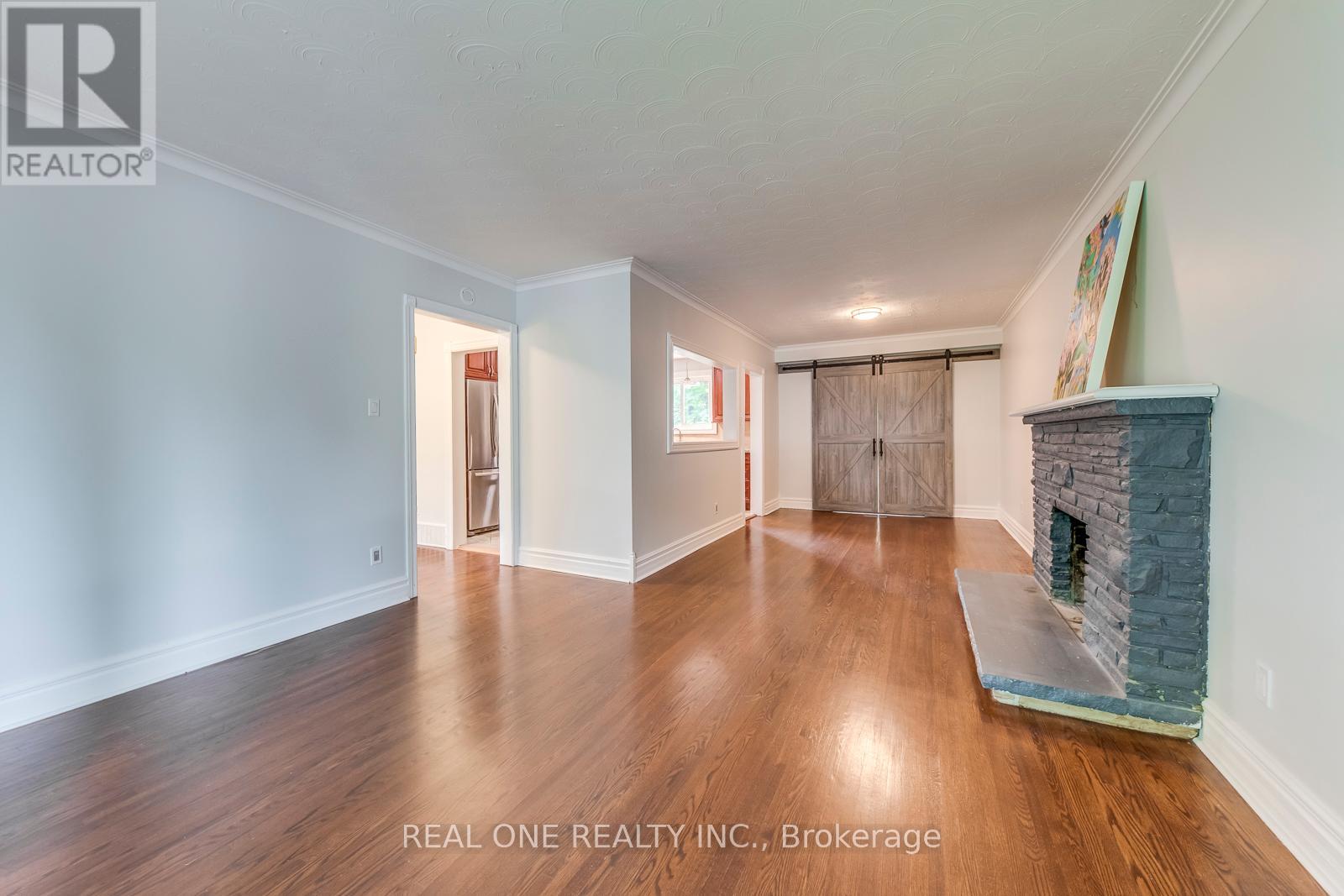 Photo 7 of 462 Willis Drive, Oakville ON
