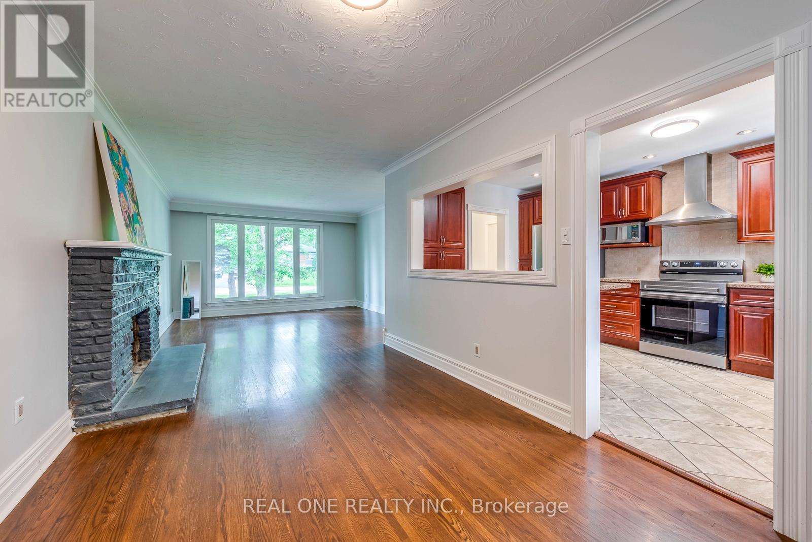 Photo 27 of 462 Willis Drive, Oakville ON