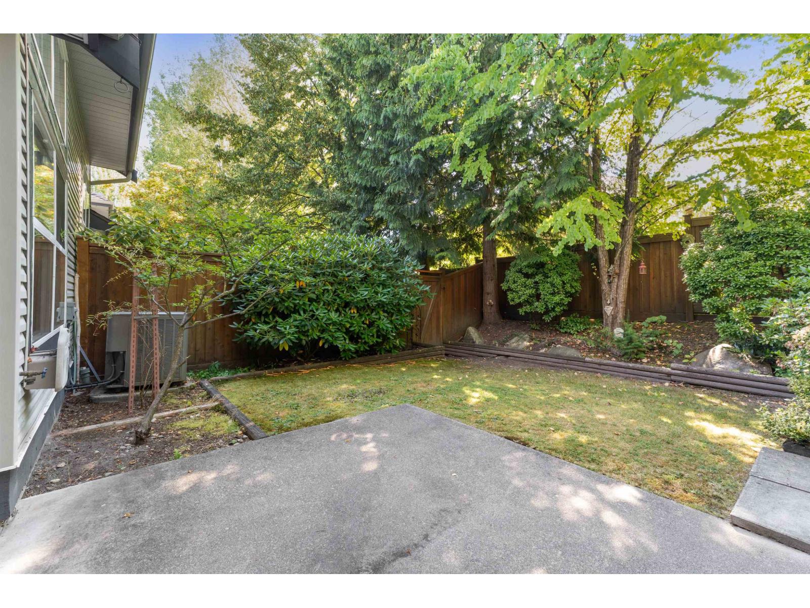 Photo 8 of 33 8111 160 Street, Surrey BC