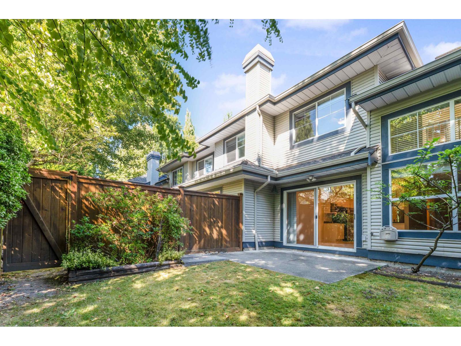 Photo 9 of 33 8111 160 Street, Surrey BC