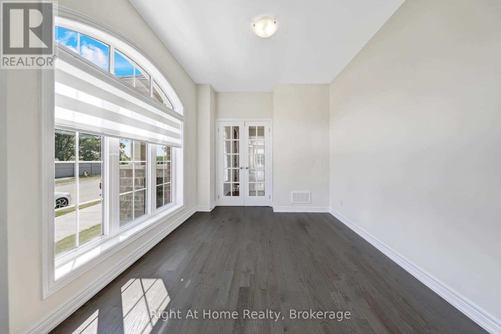 Photo 10 of 226 Broadacre Drive, Kitchener ON