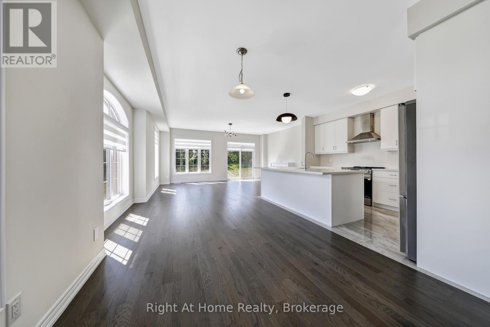 Photo 11 of 226 Broadacre Drive, Kitchener ON
