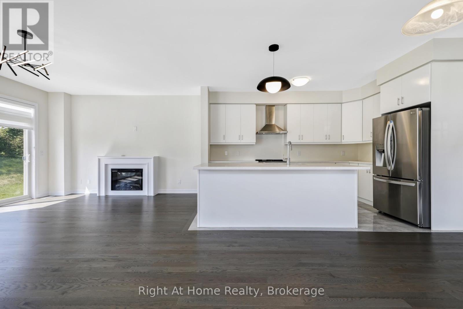Photo 13 of 226 Broadacre Drive, Kitchener ON